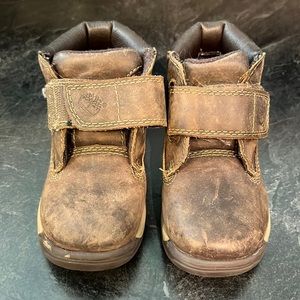 Timberland brown leather boots - little kid size 7.5